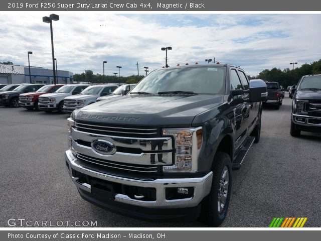 2019 Ford F250 Super Duty Lariat Crew Cab 4x4 in Magnetic