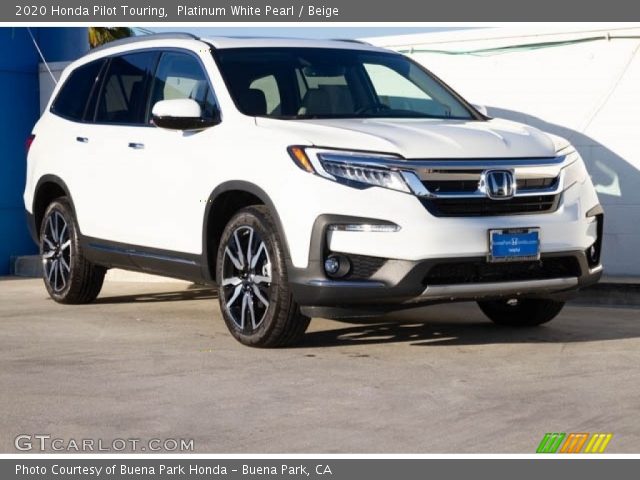 2020 Honda Pilot Touring in Platinum White Pearl