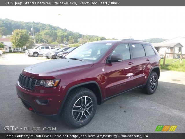 2019 Jeep Grand Cherokee Trailhawk 4x4 in Velvet Red Pearl