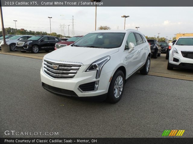 2019 Cadillac XT5  in Crystal White Tricoat