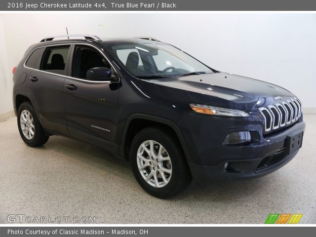2016 Jeep Cherokee Latitude 4x4 in True Blue Pearl