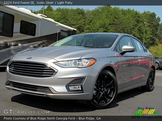 2020 Ford Fusion SE in Iconic Silver