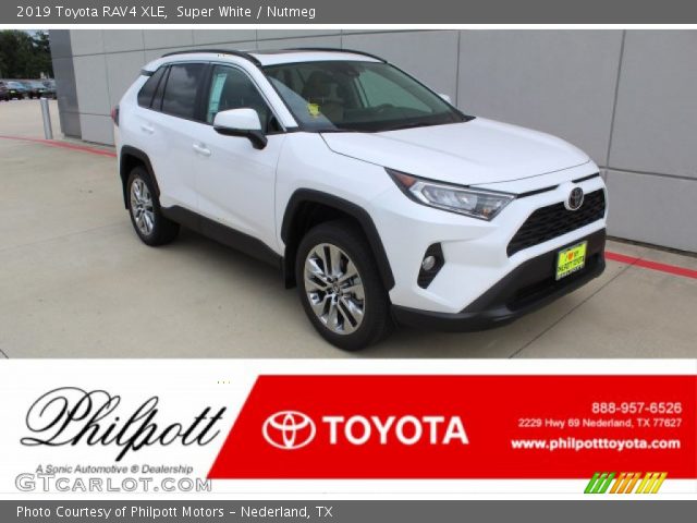 2019 Toyota RAV4 XLE in Super White
