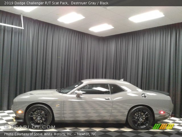 2019 Dodge Challenger R/T Scat Pack in Destroyer Gray