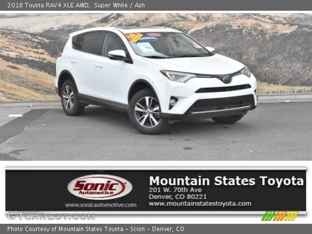 2018 Toyota RAV4 XLE AWD in Super White