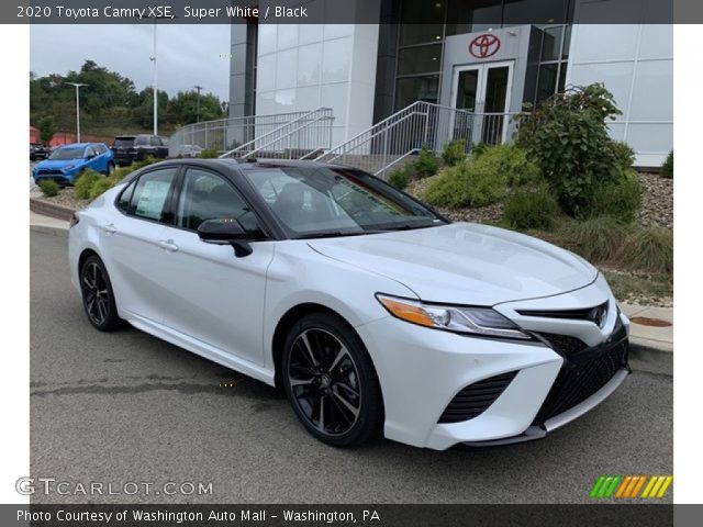 2020 Toyota Camry XSE in Super White