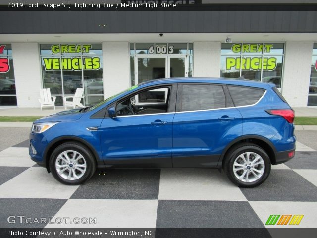 2019 Ford Escape SE in Lightning Blue