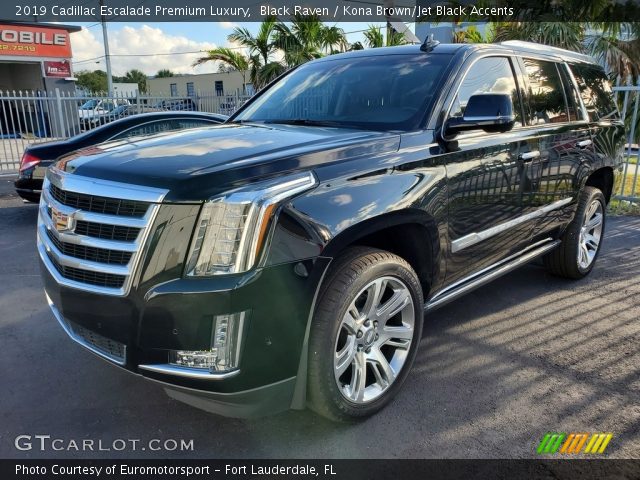 2019 Cadillac Escalade Premium Luxury in Black Raven