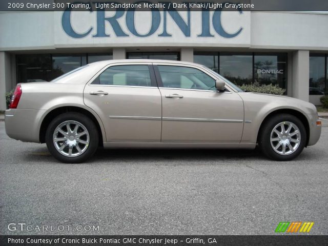 2009 Chrysler 300 Touring in Light Sandstone Metallic