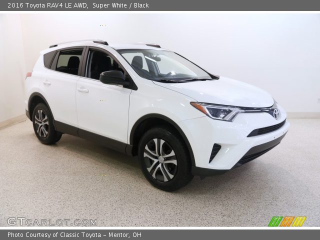 2016 Toyota RAV4 LE AWD in Super White