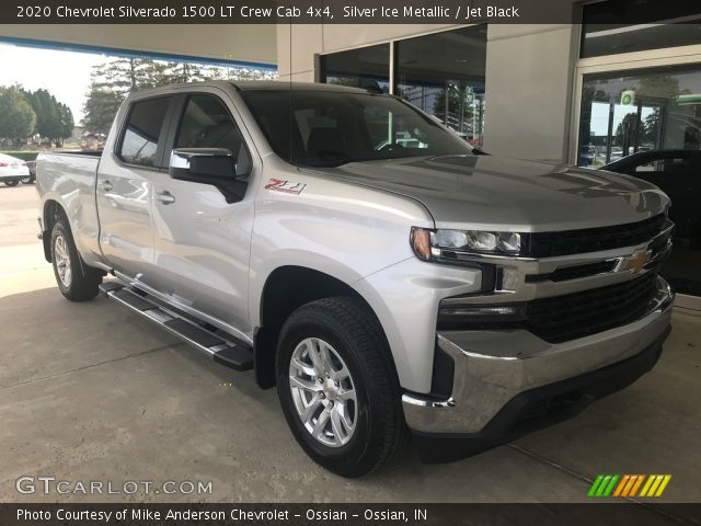 2020 Chevrolet Silverado 1500 LT Crew Cab 4x4 in Silver Ice Metallic