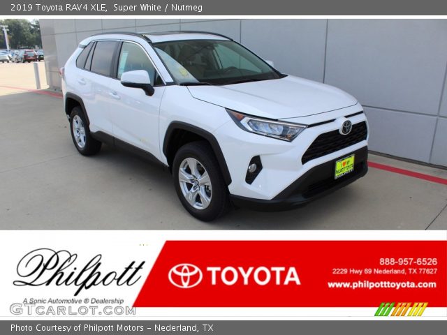 2019 Toyota RAV4 XLE in Super White