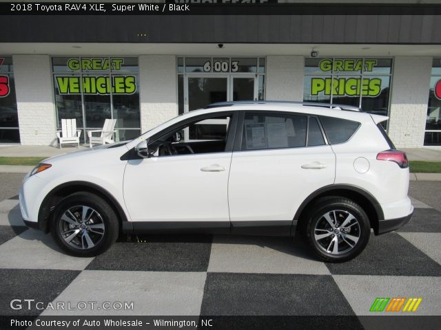 2018 Toyota RAV4 XLE in Super White