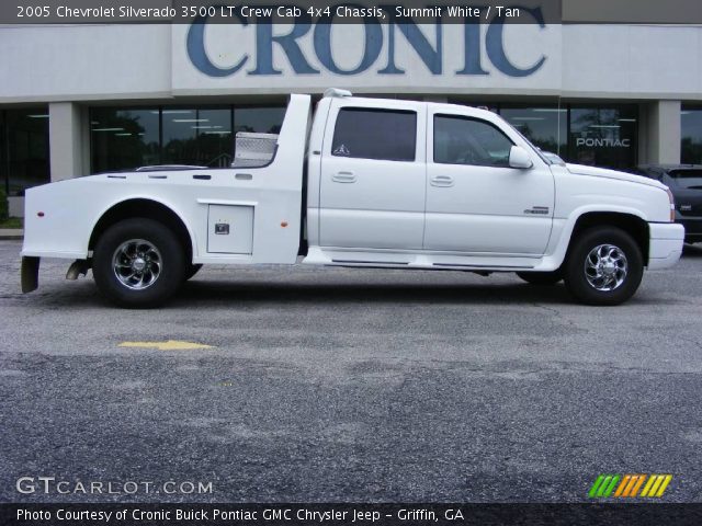2005 Chevrolet Silverado 3500 LT Crew Cab 4x4 Chassis in Summit White