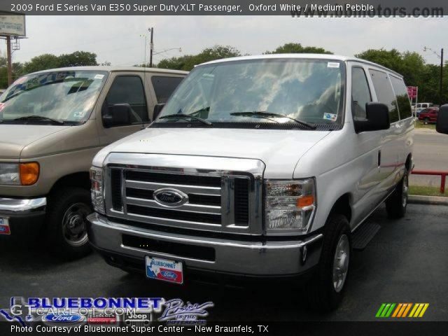 2009 Ford E Series Van E350 Super Duty XLT Passenger in Oxford White