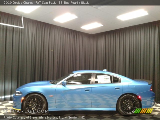 2019 Dodge Charger R/T Scat Pack in B5 Blue Pearl