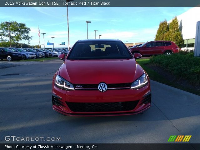 2019 Volkswagen Golf GTI SE in Tornado Red