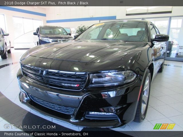 2018 Dodge Charger SXT Plus in Pitch Black