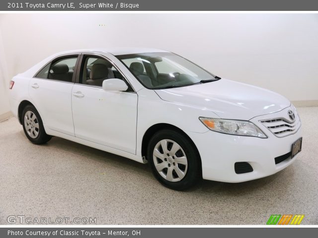 2011 Toyota Camry LE in Super White