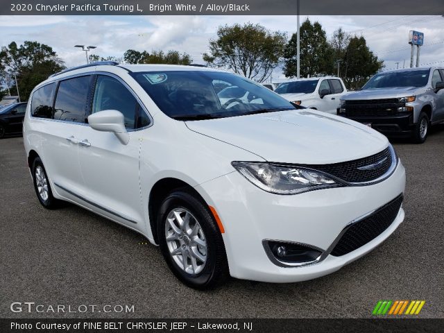 2020 Chrysler Pacifica Touring L in Bright White