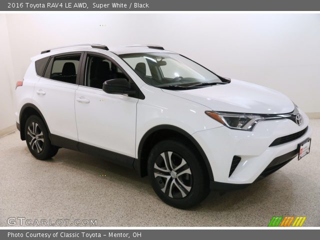 2016 Toyota RAV4 LE AWD in Super White