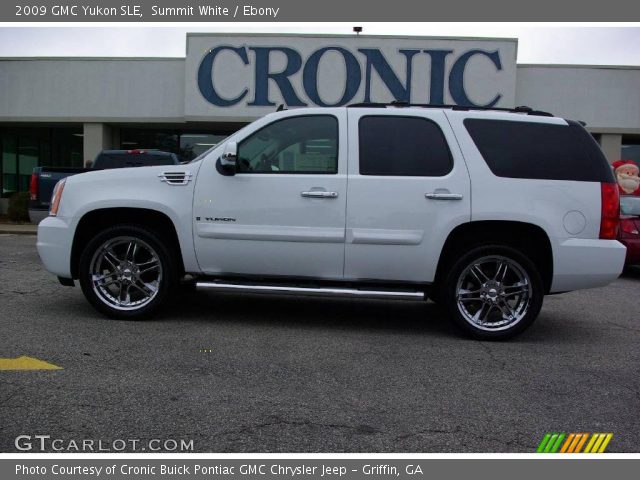 2009 GMC Yukon SLE in Summit White