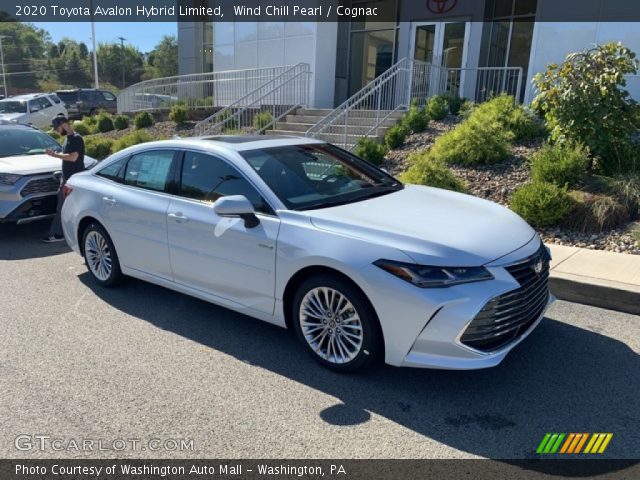 2020 Toyota Avalon Hybrid Limited in Wind Chill Pearl