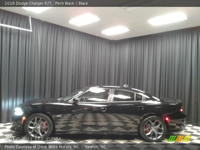 2018 Dodge Charger R/T in Pitch Black