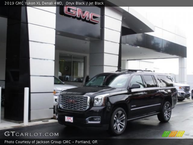 2019 GMC Yukon XL Denali 4WD in Onyx Black