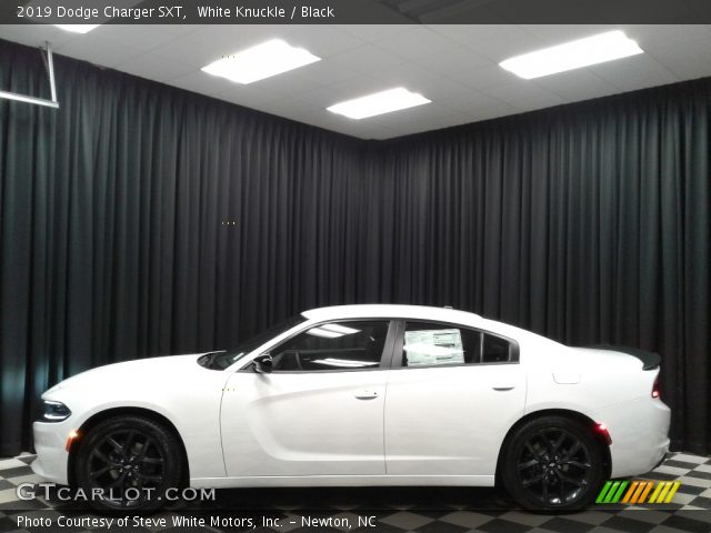 2019 Dodge Charger SXT in White Knuckle