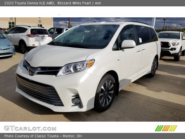 2020 Toyota Sienna XLE AWD in Blizzard White Pearl