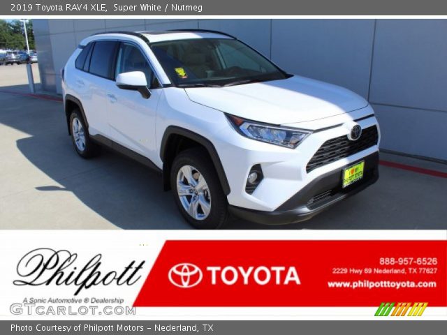 2019 Toyota RAV4 XLE in Super White