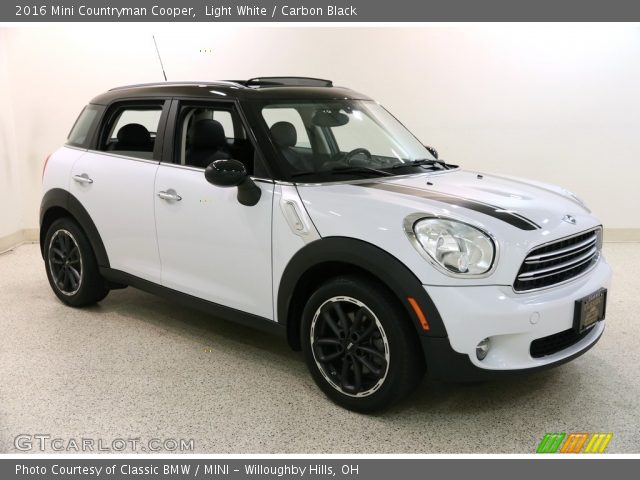 2016 Mini Countryman Cooper in Light White