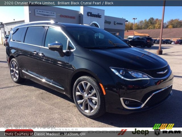 2020 Chrysler Pacifica Limited in Brilliant Black Crystal Pearl