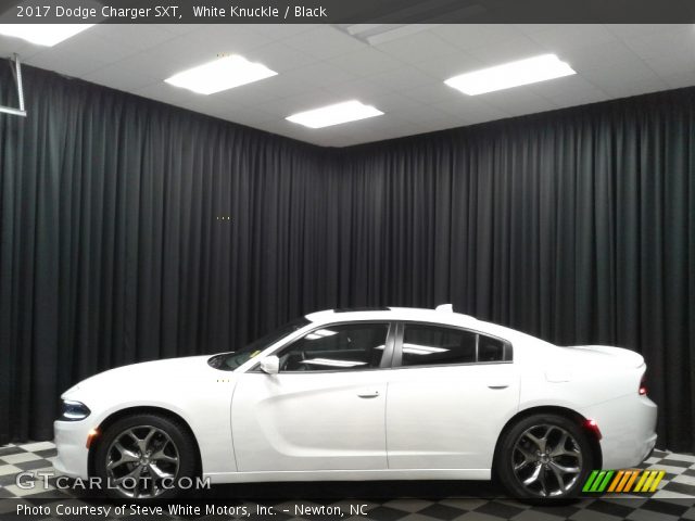 2017 Dodge Charger SXT in White Knuckle