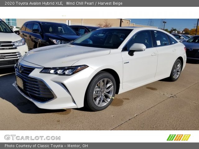 2020 Toyota Avalon Hybrid XLE in Wind Chill Pearl