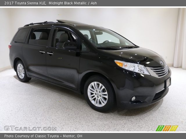 2017 Toyota Sienna XLE in Midnight Black Metallic