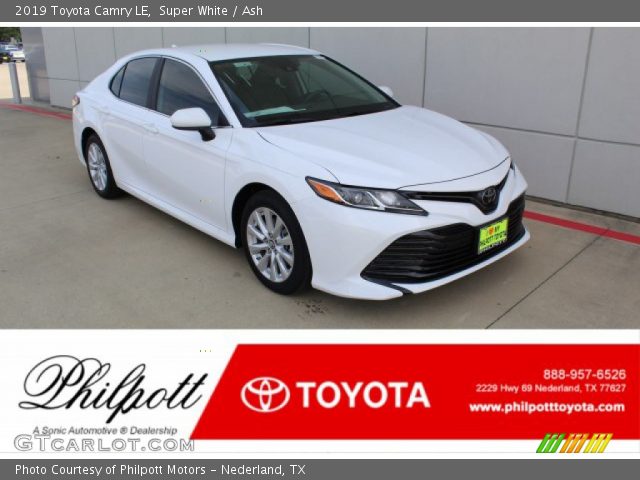 2019 Toyota Camry LE in Super White