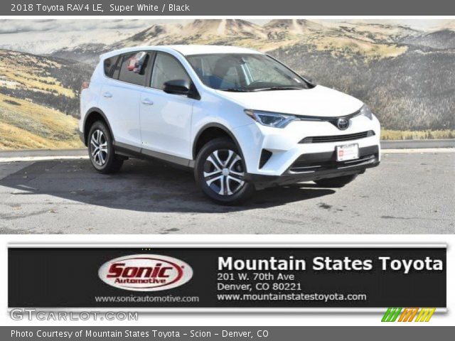 2018 Toyota RAV4 LE in Super White