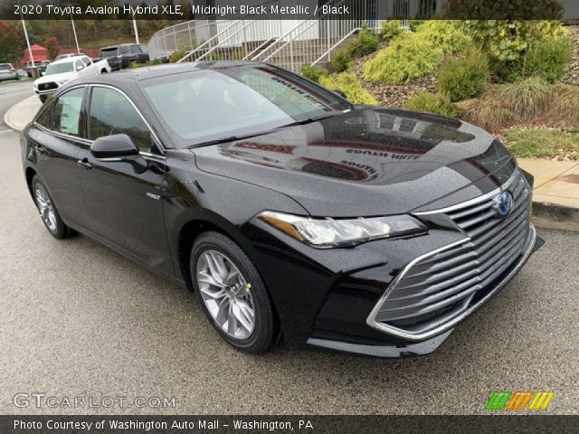 2020 Toyota Avalon Hybrid XLE in Midnight Black Metallic