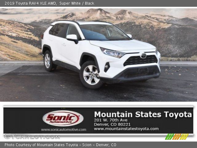 2019 Toyota RAV4 XLE AWD in Super White