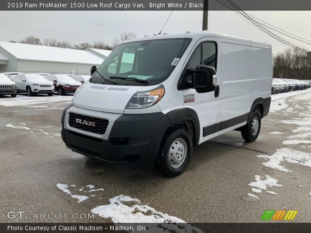 2019 Ram ProMaster 1500 Low Roof Cargo Van in Bright White