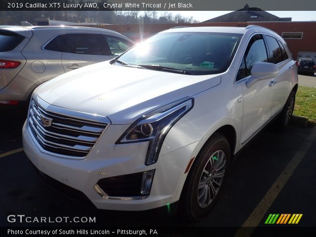 2019 Cadillac XT5 Luxury AWD in Crystal White Tricoat