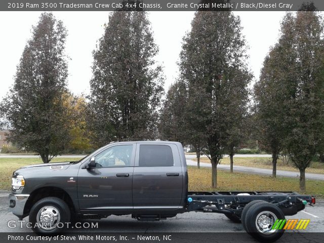 2019 Ram 3500 Tradesman Crew Cab 4x4 Chassis in Granite Crystal Metallic