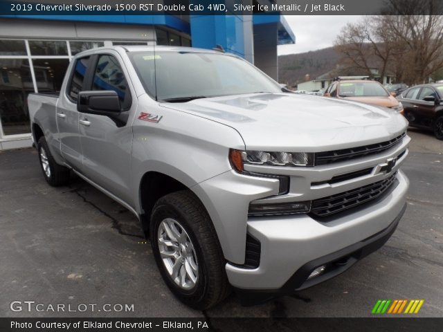 2019 Chevrolet Silverado 1500 RST Double Cab 4WD in Silver Ice Metallic
