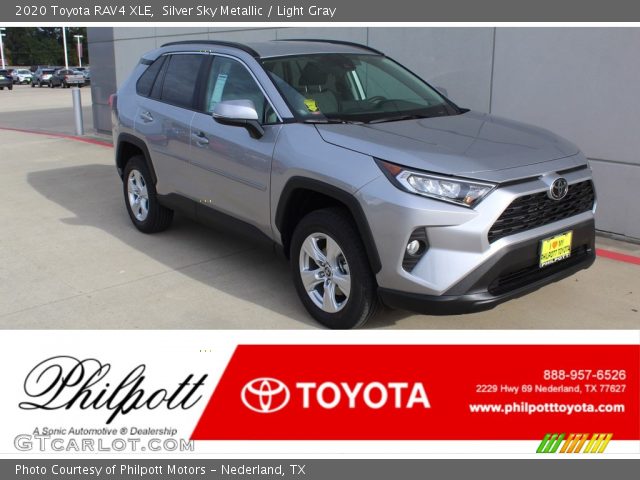 2020 Toyota RAV4 XLE in Silver Sky Metallic