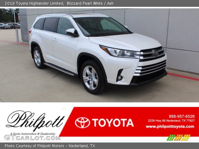 2019 Toyota Highlander Limited in Blizzard Pearl White