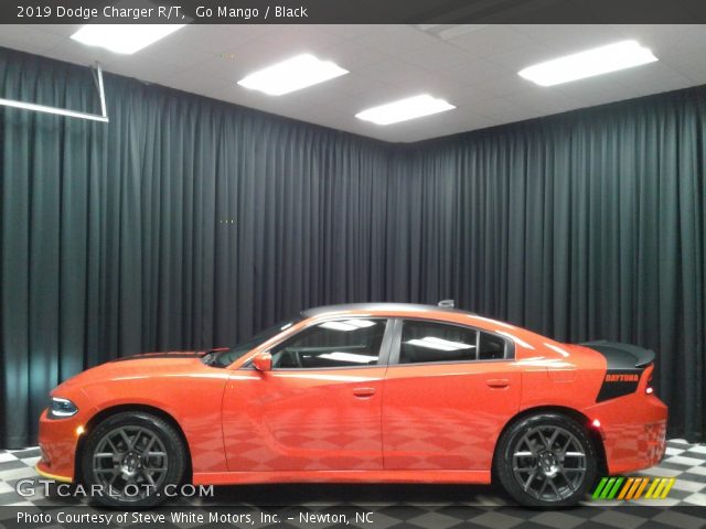 2019 Dodge Charger R/T in Go Mango