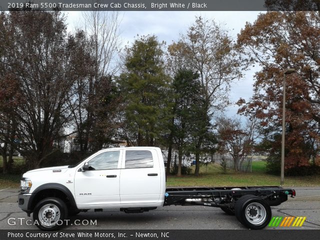 2019 Ram 5500 Tradesman Crew Cab Chassis in Bright White