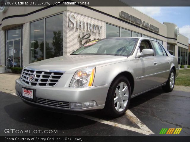 2007 Cadillac DTS Luxury in Light Platinum